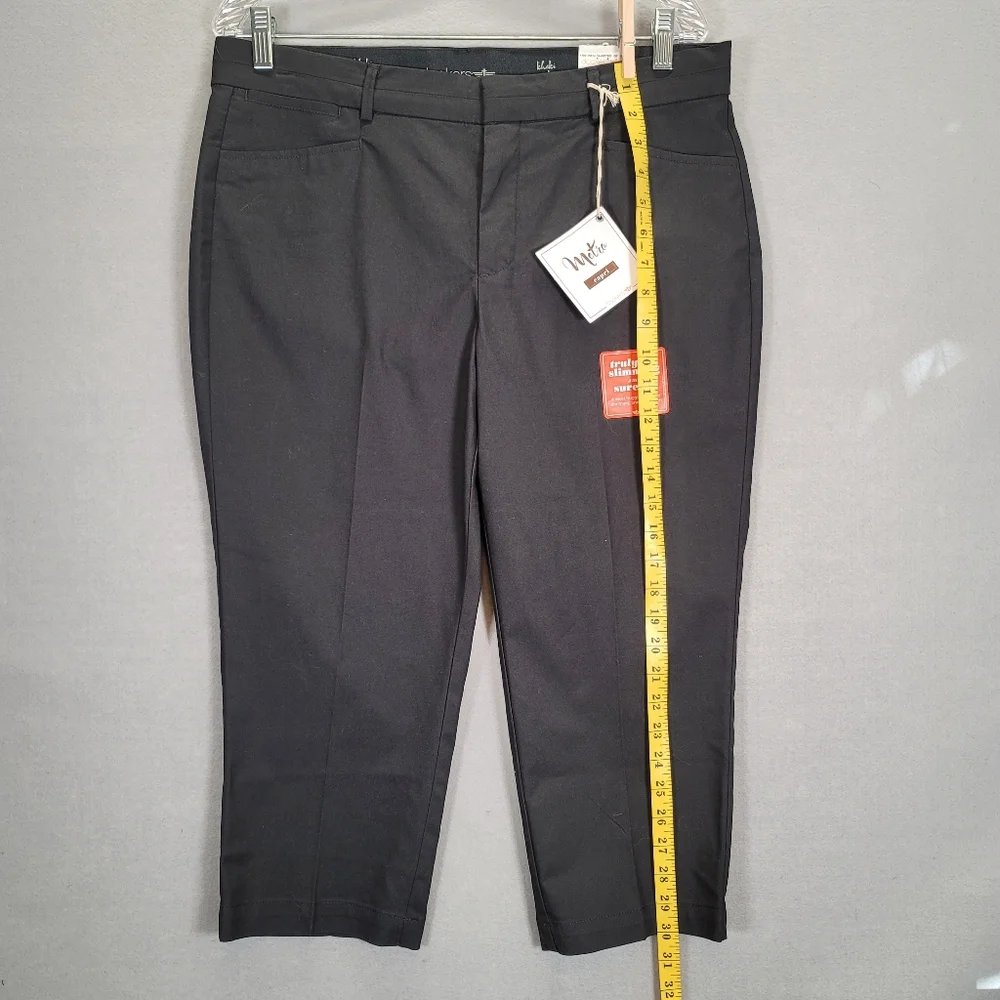 Dockers Womens Capri Pants Size 12 Denim look Truly Slimming Slim Fit